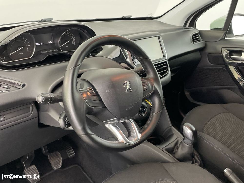 Peugeot 208 1.2 PureTech Allure - 15