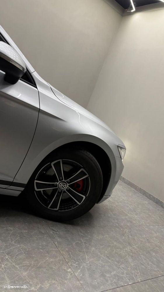 VW Passat Variant 1.6 TDI (BlueMotion ) DSG Trendline - 11