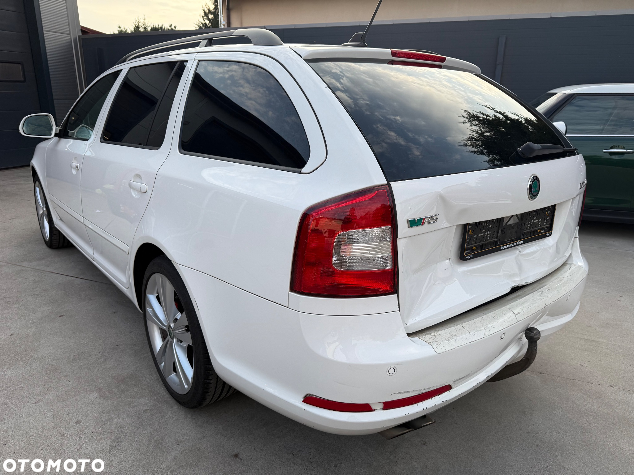 Skoda Octavia Combi 2.0 TDI DPF RS - 10