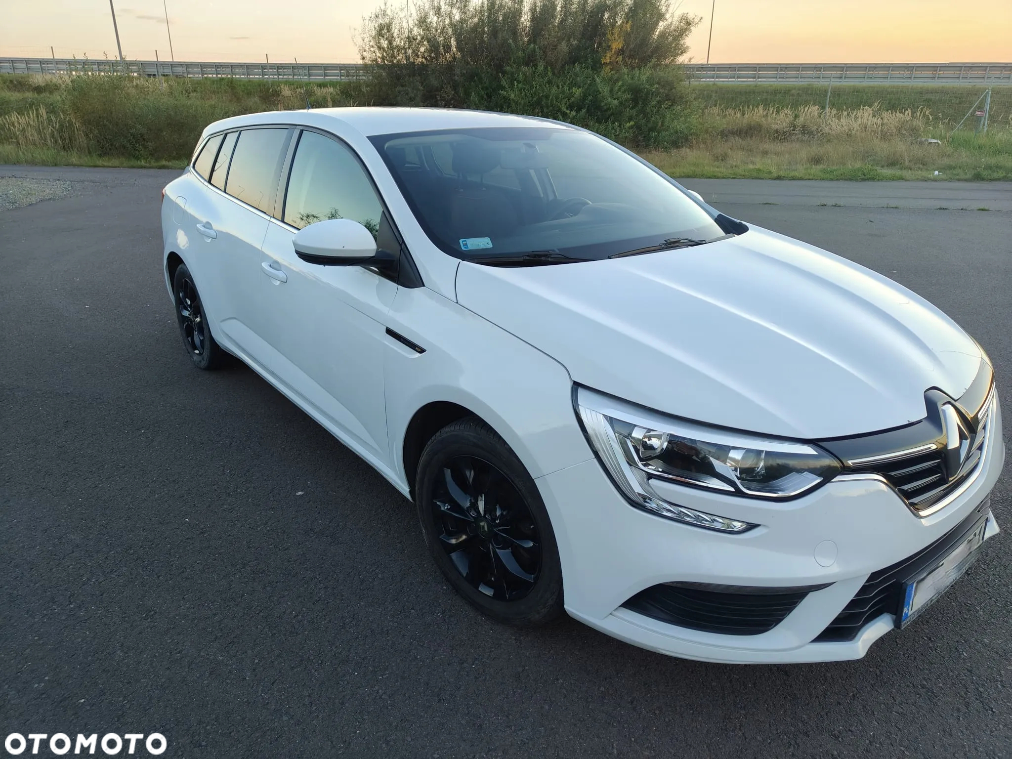 Renault Megane 1.6 SCe Life - 4
