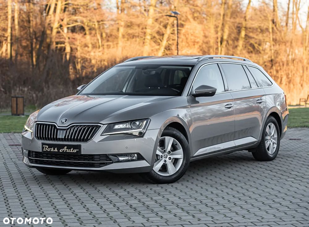 Skoda Superb Combi 2.0 TDI DSG Premium Edition - 6