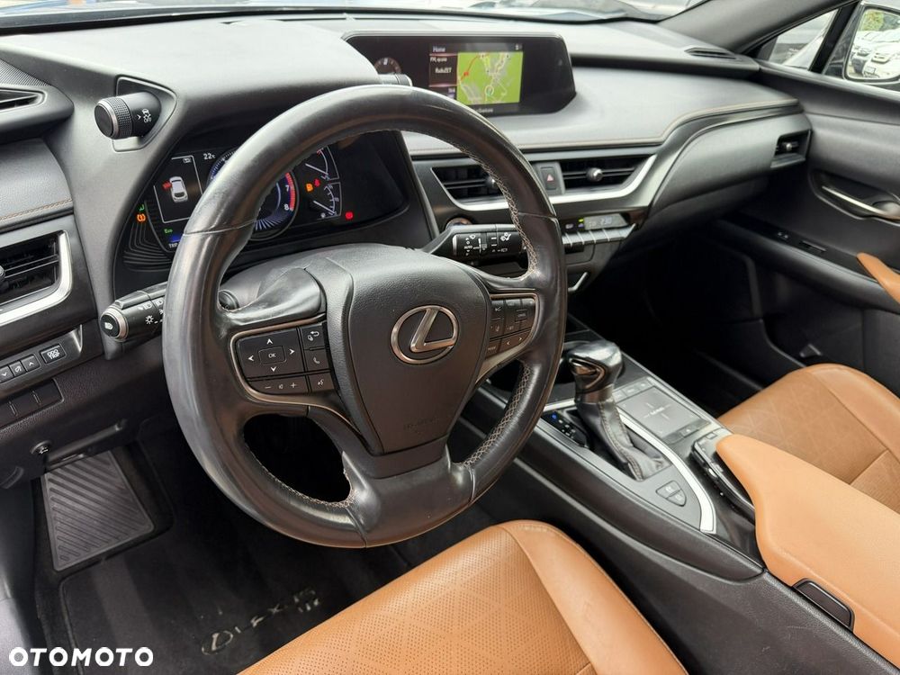 Lexus UX - 6