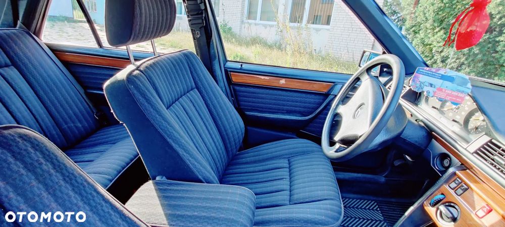 Mercedes-Benz W124 (1984-1993) - 34