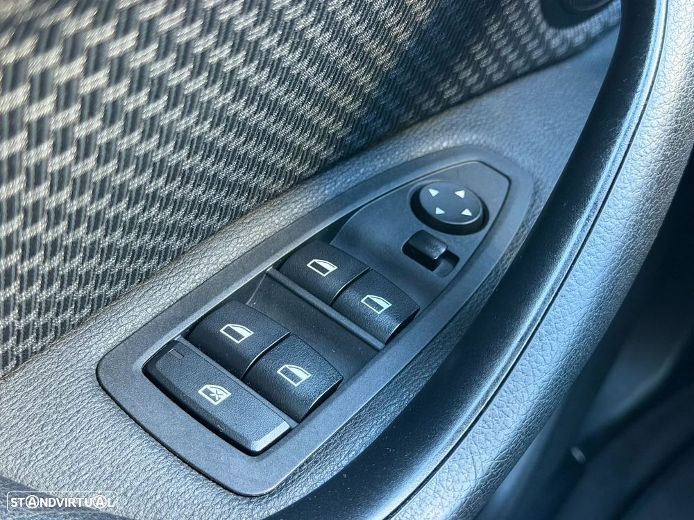 BMW X1 sDrive18i Advantage - 19