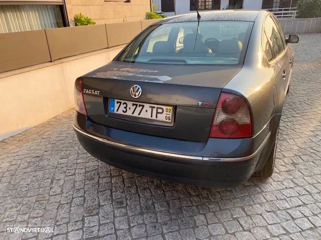 VW Passat 1.9 TDi Highline 4M - 11