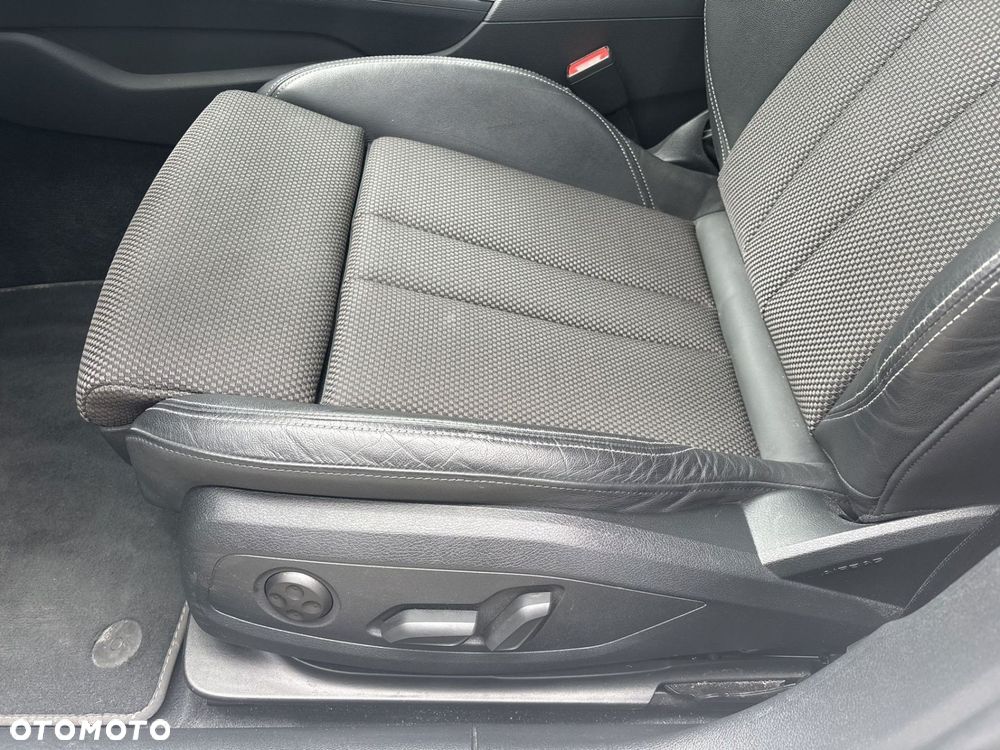 Audi A4 Limousine 40 TFSI mHEV Quattro S Line S tronic - 12