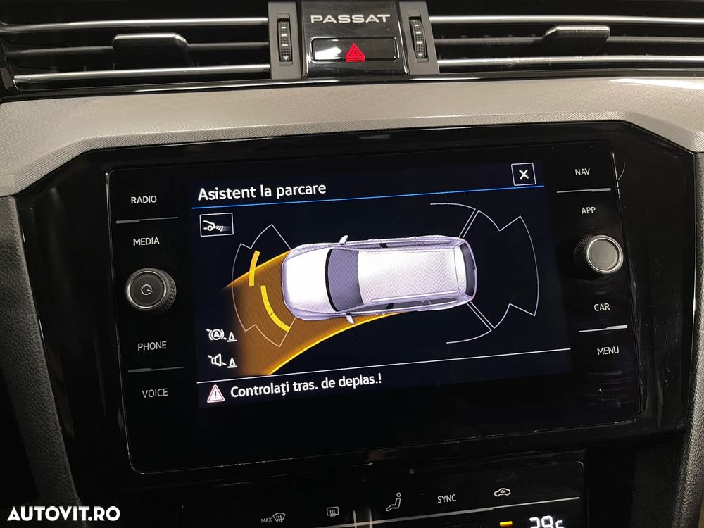 Volkswagen Passat 2.0 TDI SCR DSG Business - 14