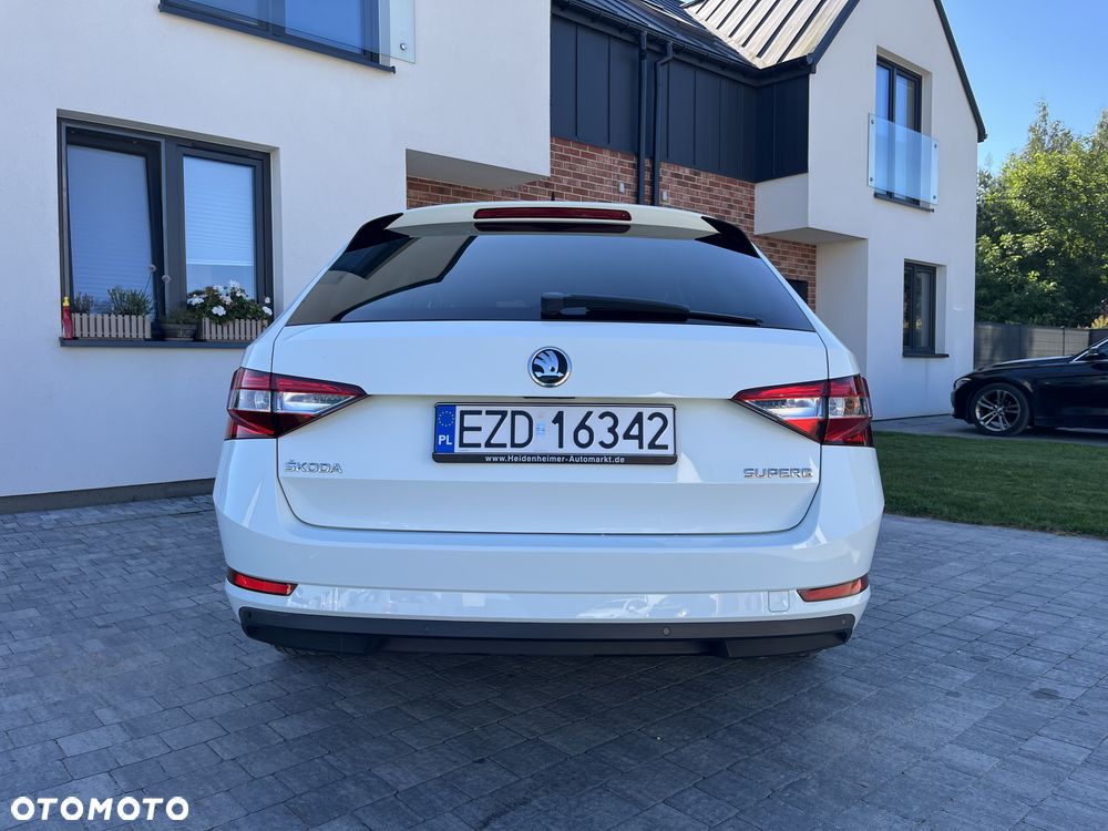Skoda Superb 2.0 TDI Premium Edition - 7