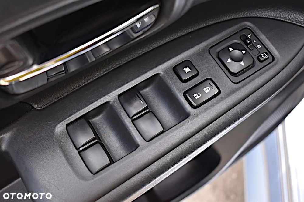 Mitsubishi Outlander 2.0 4WD Plug-In Hybrid Top - 28