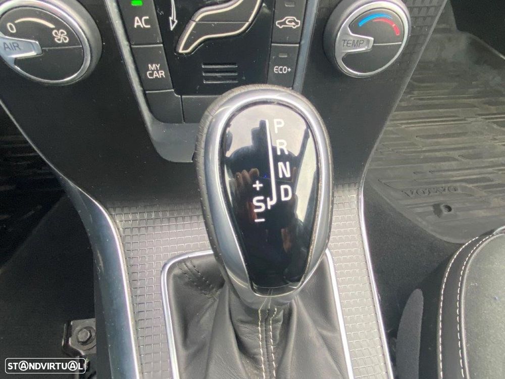 Volvo V40 1.5 T3 Sport Edition R Geartronic - 19