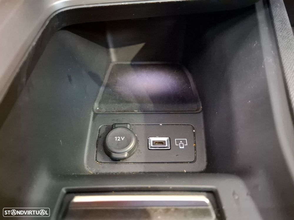 Peugeot 408 1.2 Hybrid Allure e-DCS6 - 22