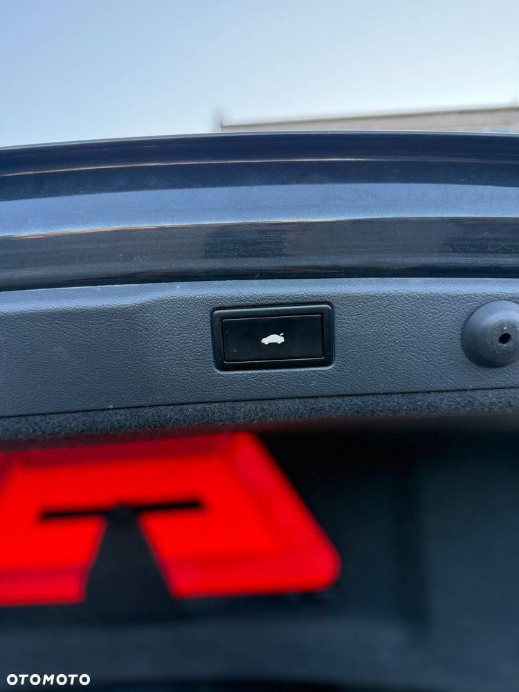 Volkswagen Phaeton 4.2 V8 4Mot (5 os.) - 16