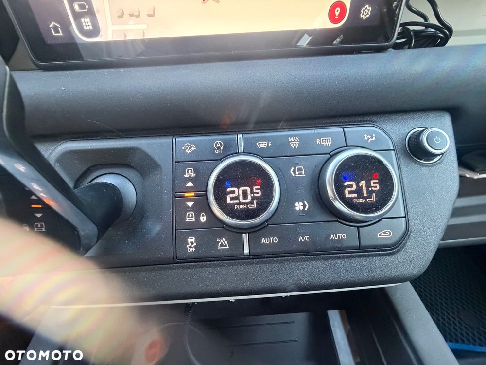 Land Rover Defender 3.0 D250 mHEV SE - 5