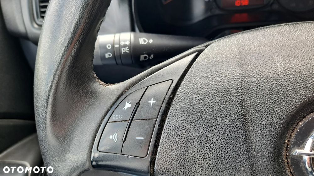 Opel COMBO - 23