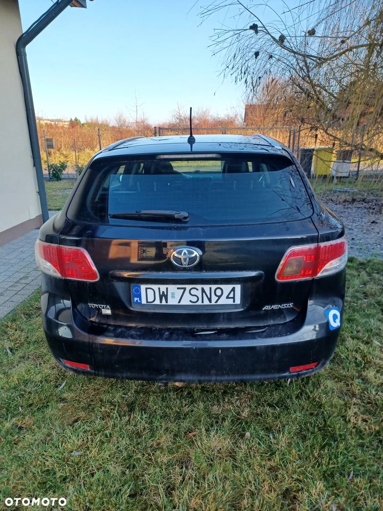 Toyota Avensis 2.0 D-4D - 14