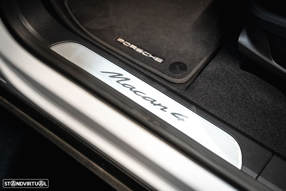 Porsche Macan Electric 4 - 17