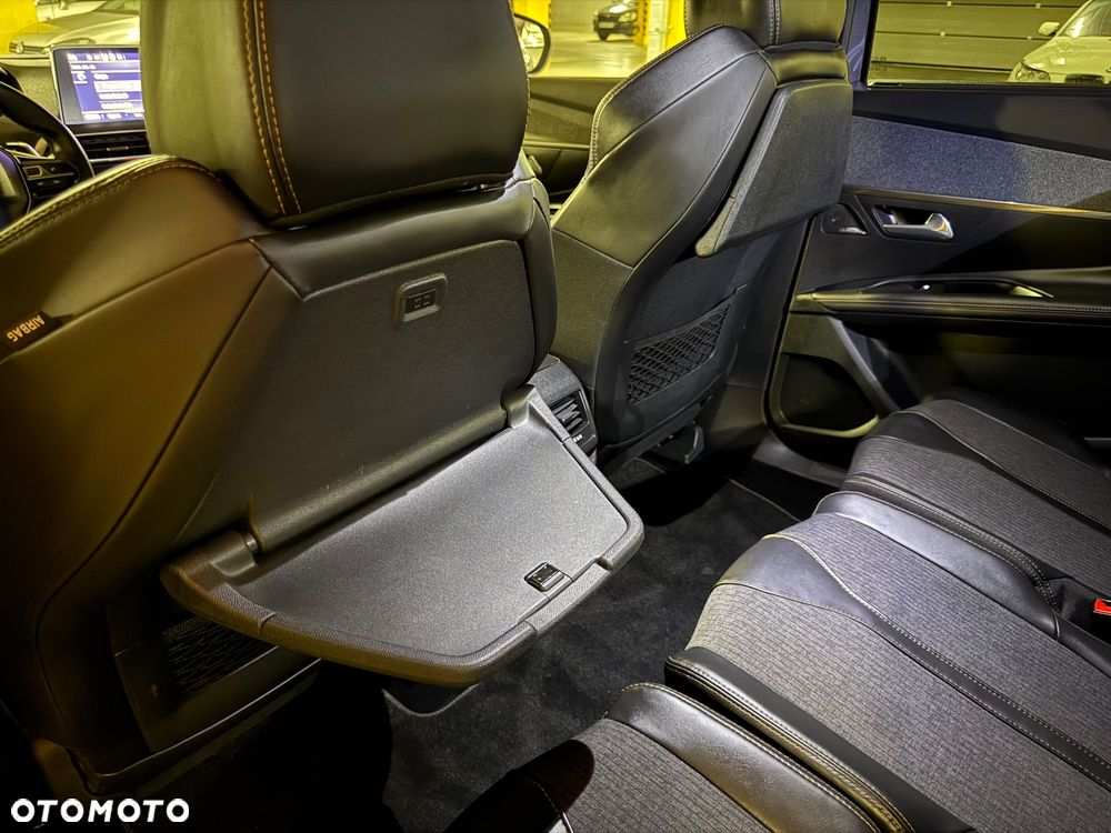 Peugeot 5008 THP 165 EAT6 Allure - 22