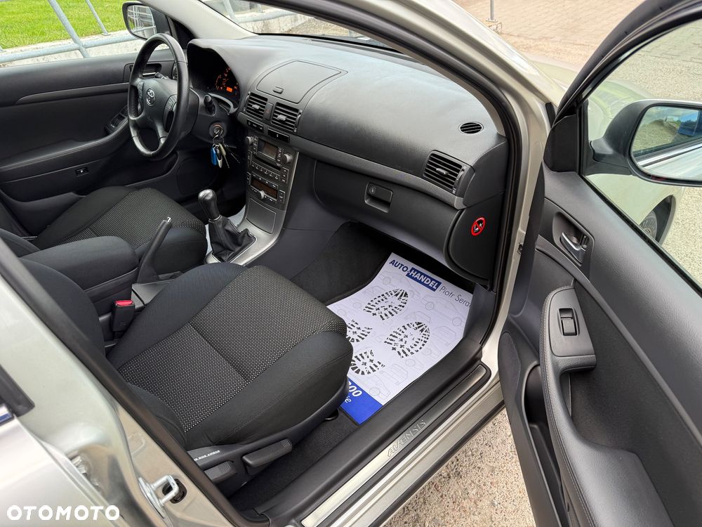 Toyota Avensis 1.8 VVT-i Combi Sol - 20