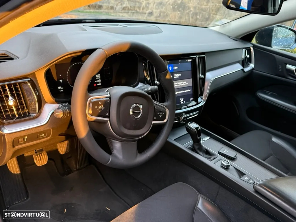 Volvo V60 2.0 D3 Momentum - 6