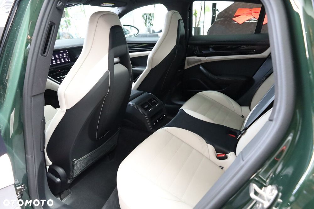 Porsche Panamera - 25