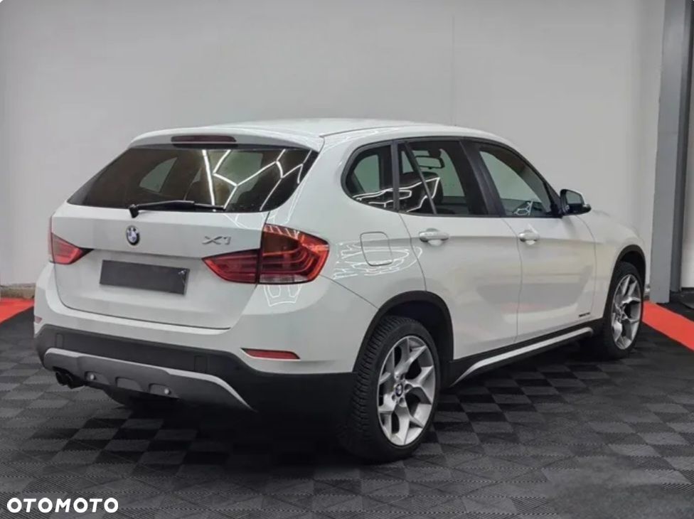 BMW X1 xDrive20i Sport Line - 6