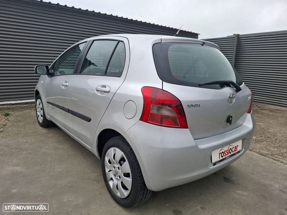 Toyota Yaris 1.0 VVT-i Motion VSC - 11