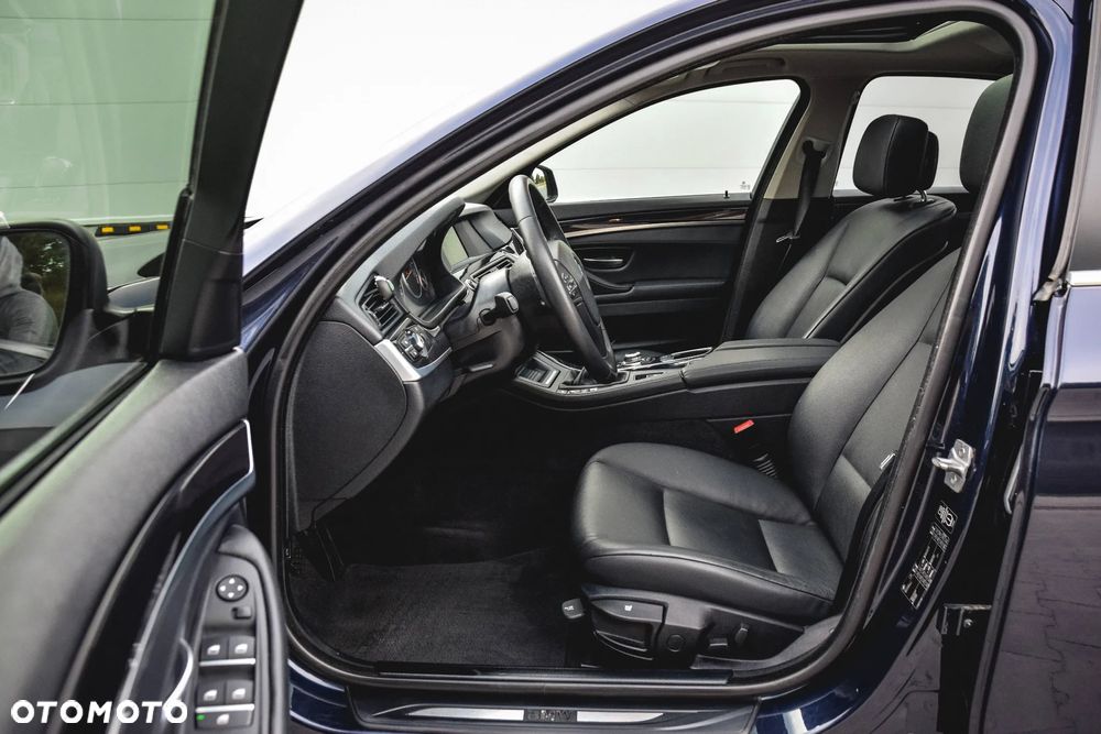 BMW Seria 5 520i - 23