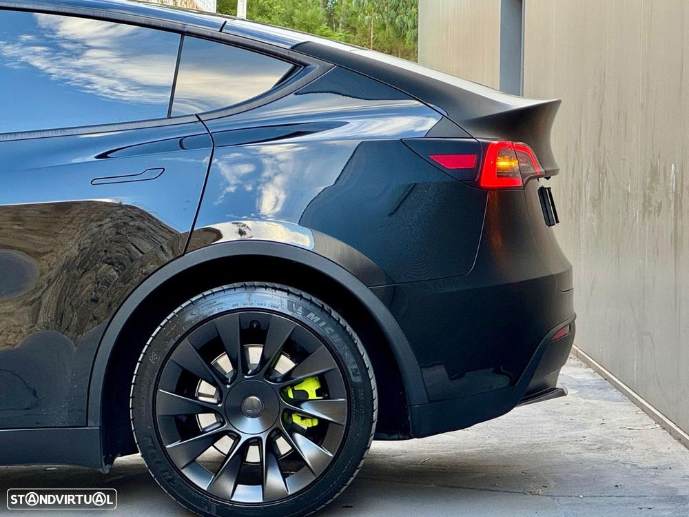 Tesla Model Y Long Range Tração Integral - 24