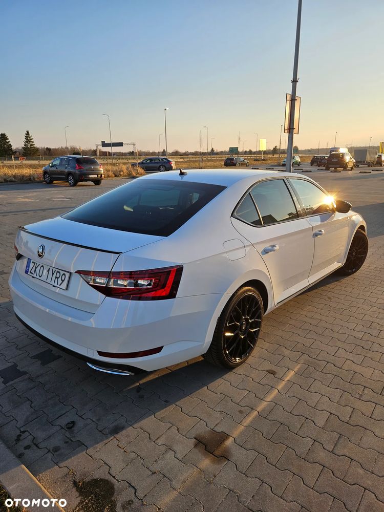 Skoda Superb 2.0 TDI 4x4 Sportline DSG - 6