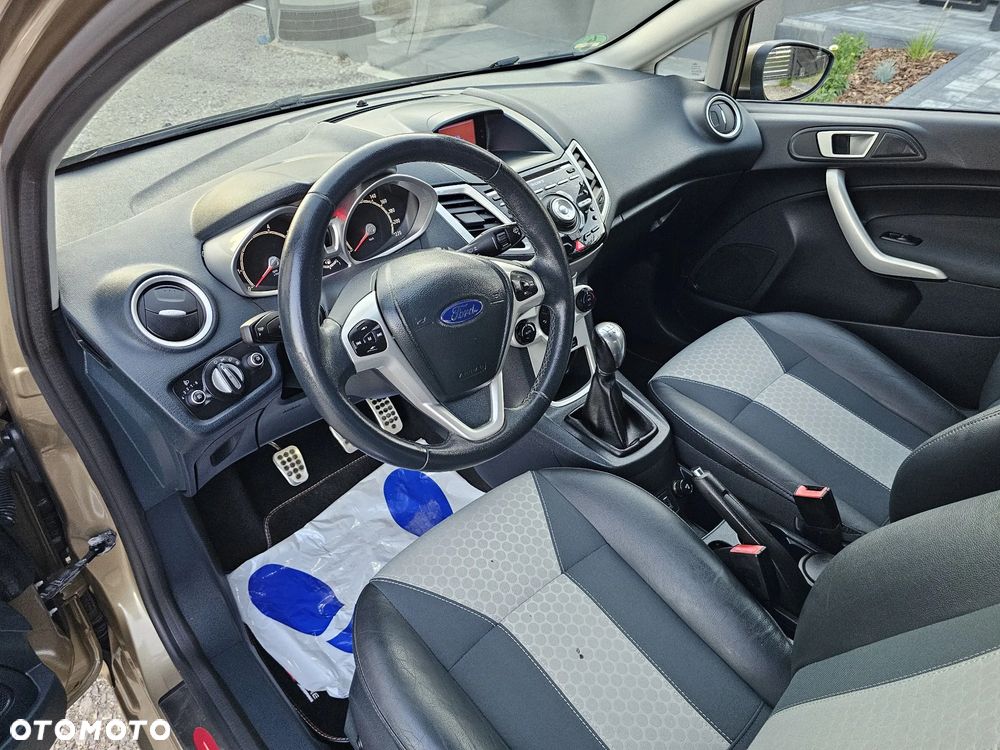 Ford Fiesta 1.6 Ti-VCT Titanium - 12