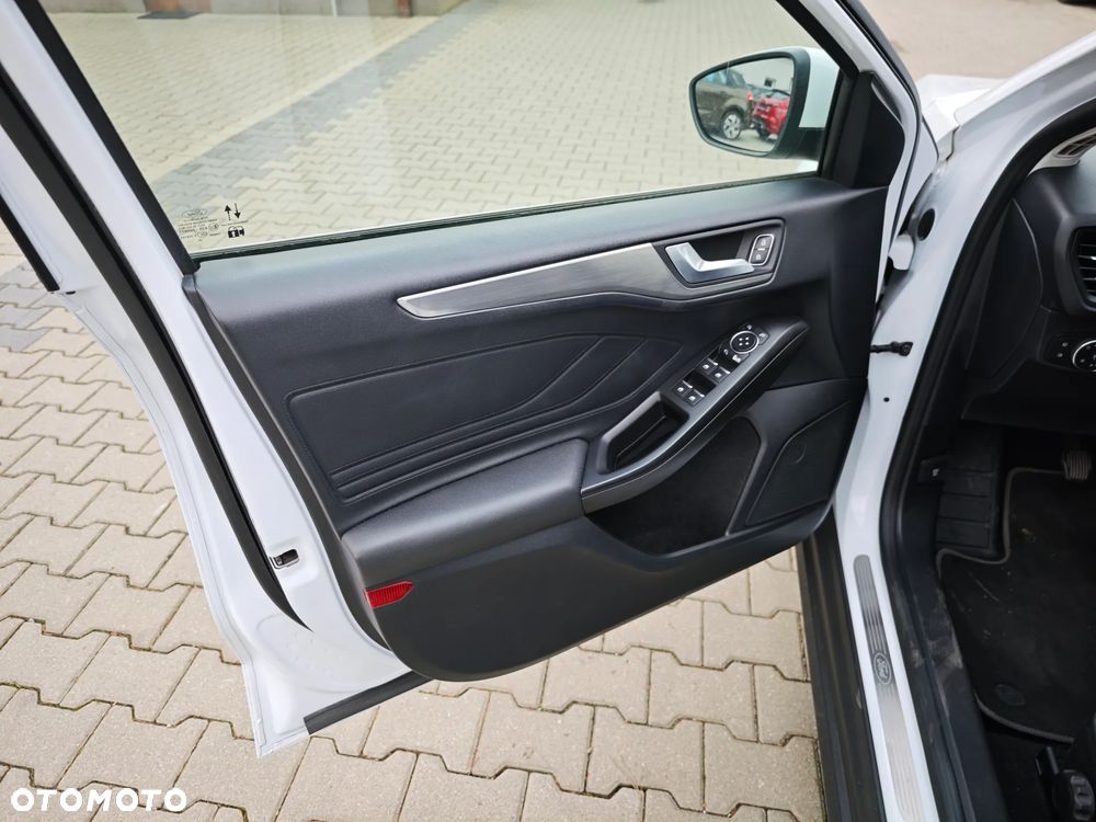 Ford Focus 1.5 EcoBlue STart-Stopp-System TITANIUM X - 31