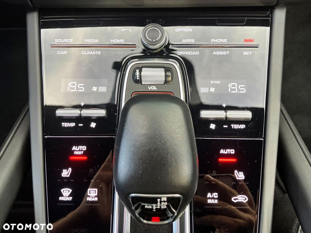 Porsche Cayenne - 30