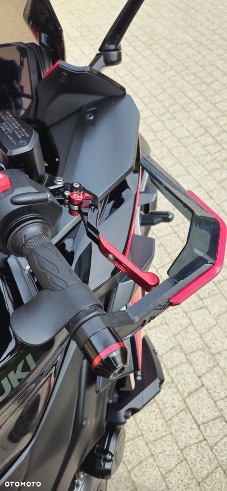 Suzuki GSX 1000 - 11
