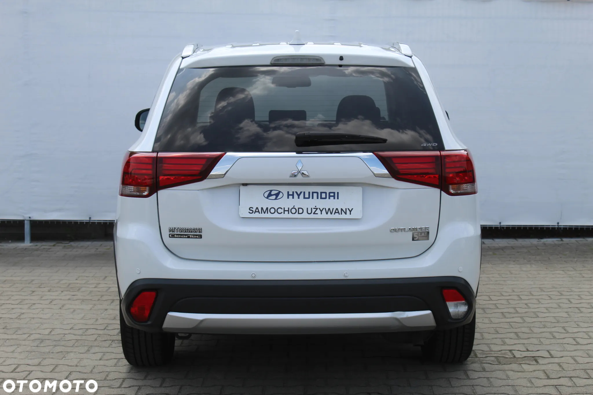 Mitsubishi Outlander 2.0 Intense + 4WD CVT - 4