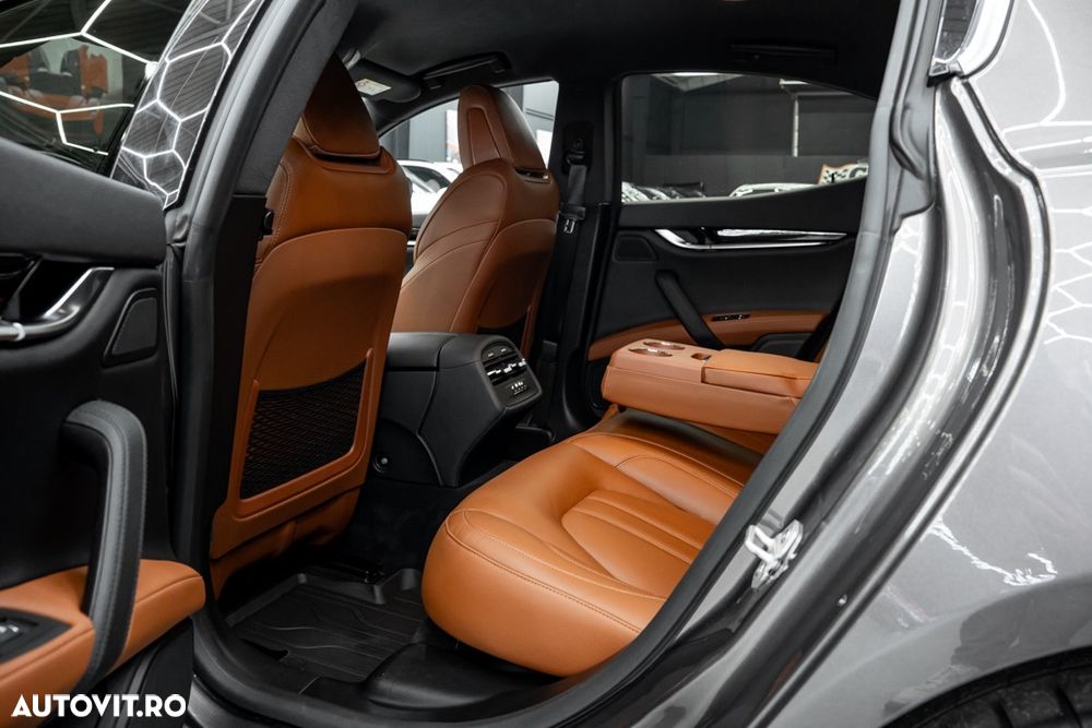 Maserati Ghibli GT Hybrid - 18