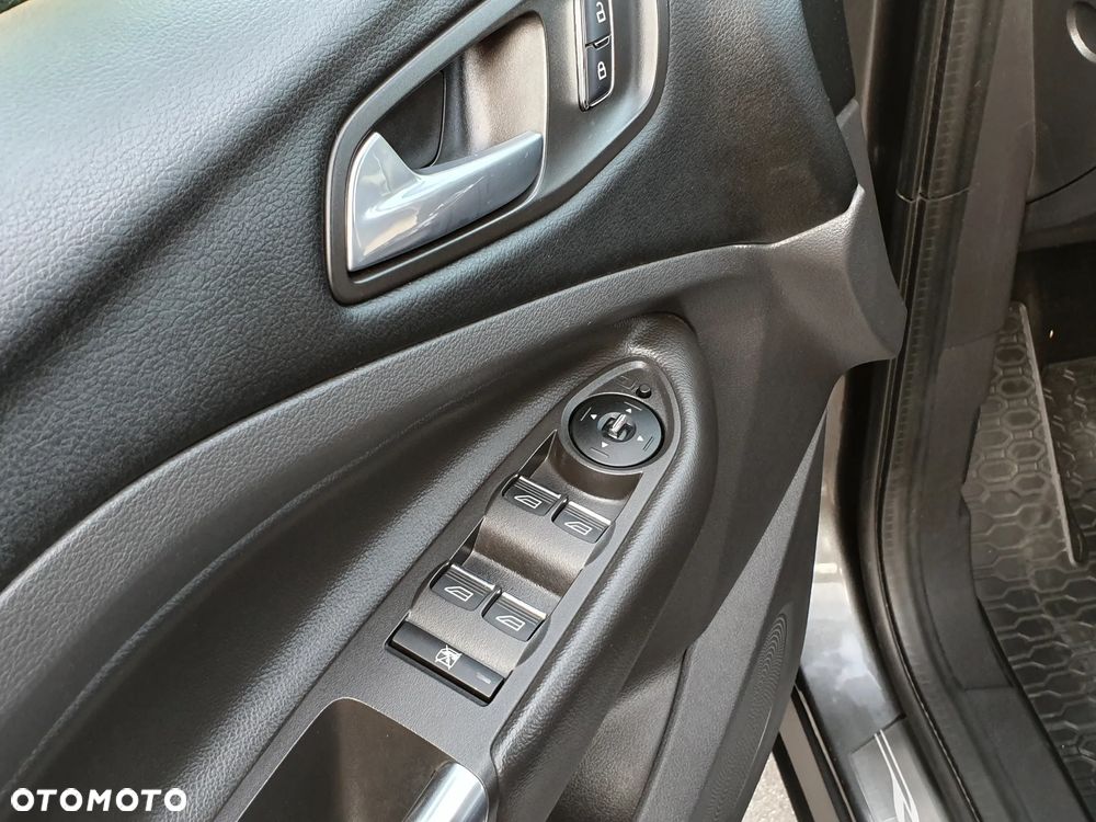 Ford Kuga 2.0 TDCi 4x4 Titanium - 16