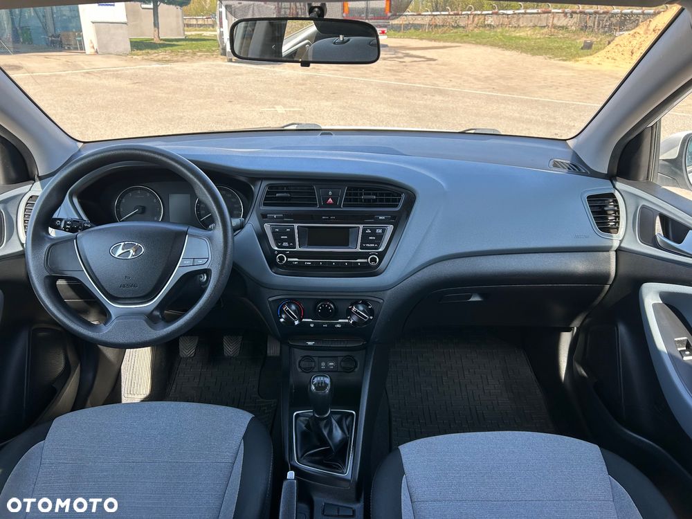 Hyundai i20 blue 1.2 - 13