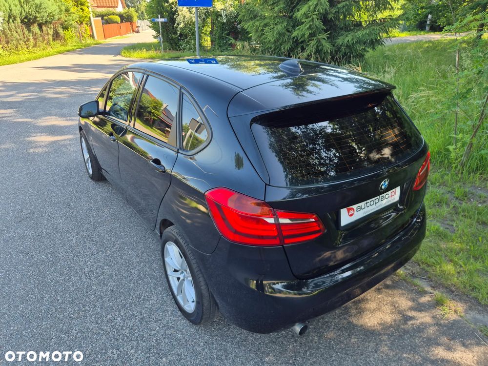 BMW Seria 2 216d Sport Line - 13