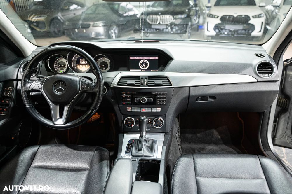 Mercedes-Benz C 250 (BlueTEC) d 4Matic 7G-TRONIC AMG Line - 7
