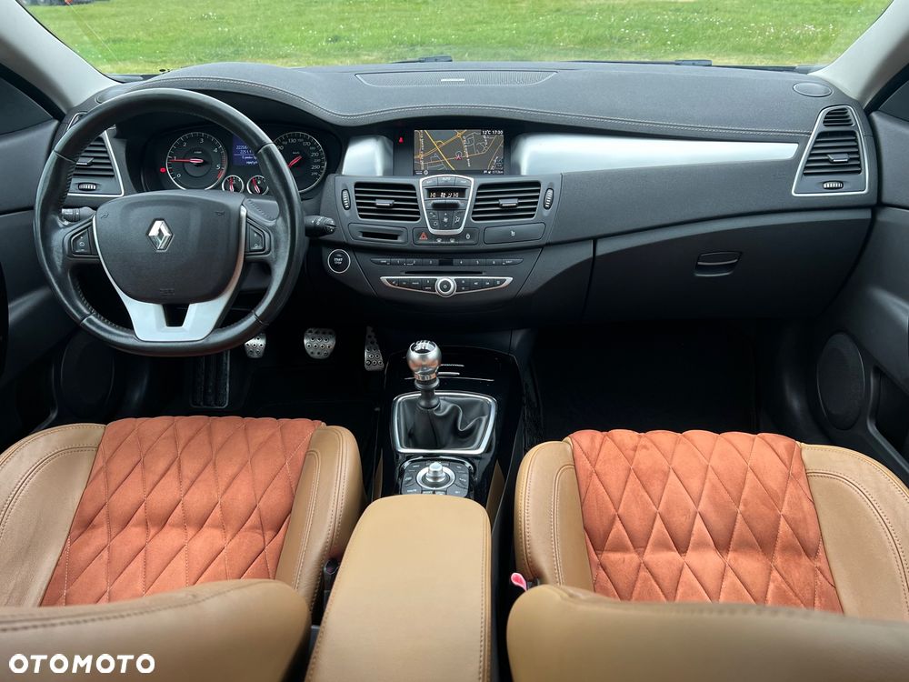 Renault Laguna dCi 180 FAP GT - 23