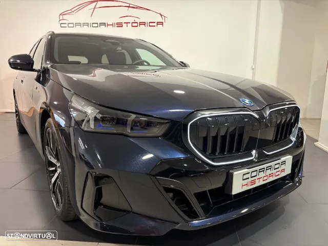 BMW i5 Touring eDrive40 Pack Desportivo M - 27