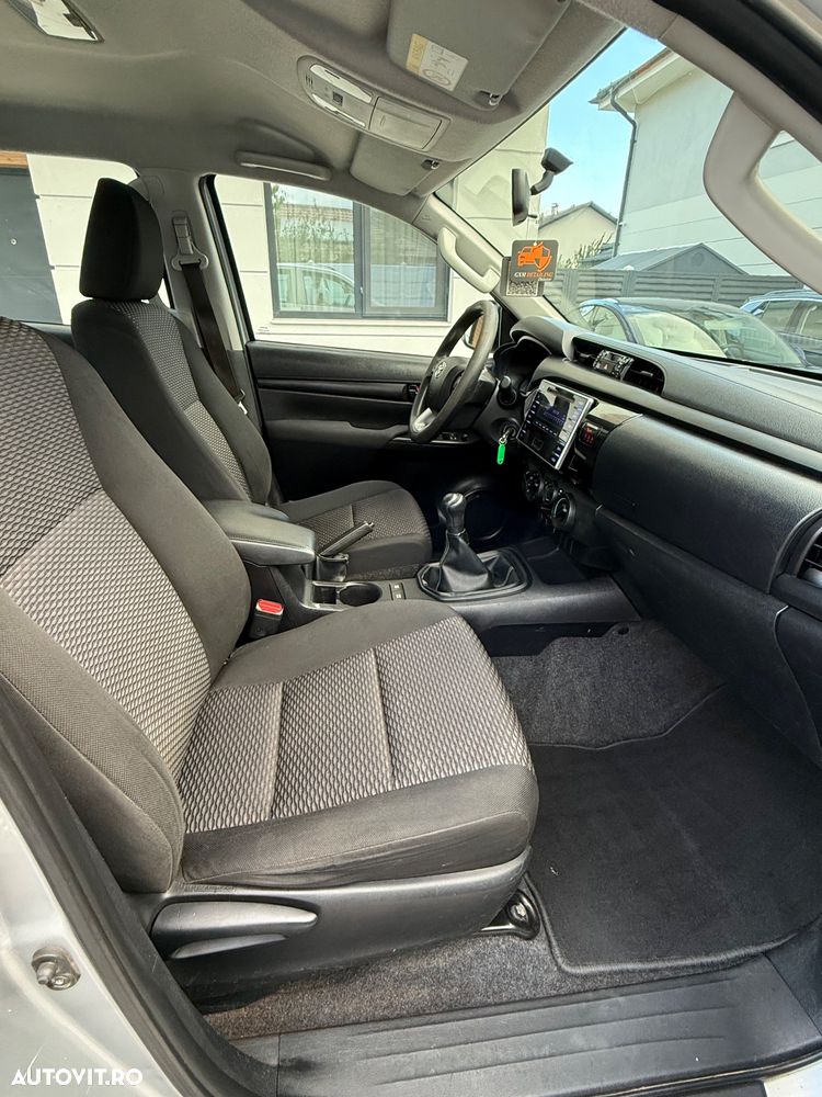 Toyota Hilux 2.4D 150CP 4x4 Double Cab 6MT Comfort - 15