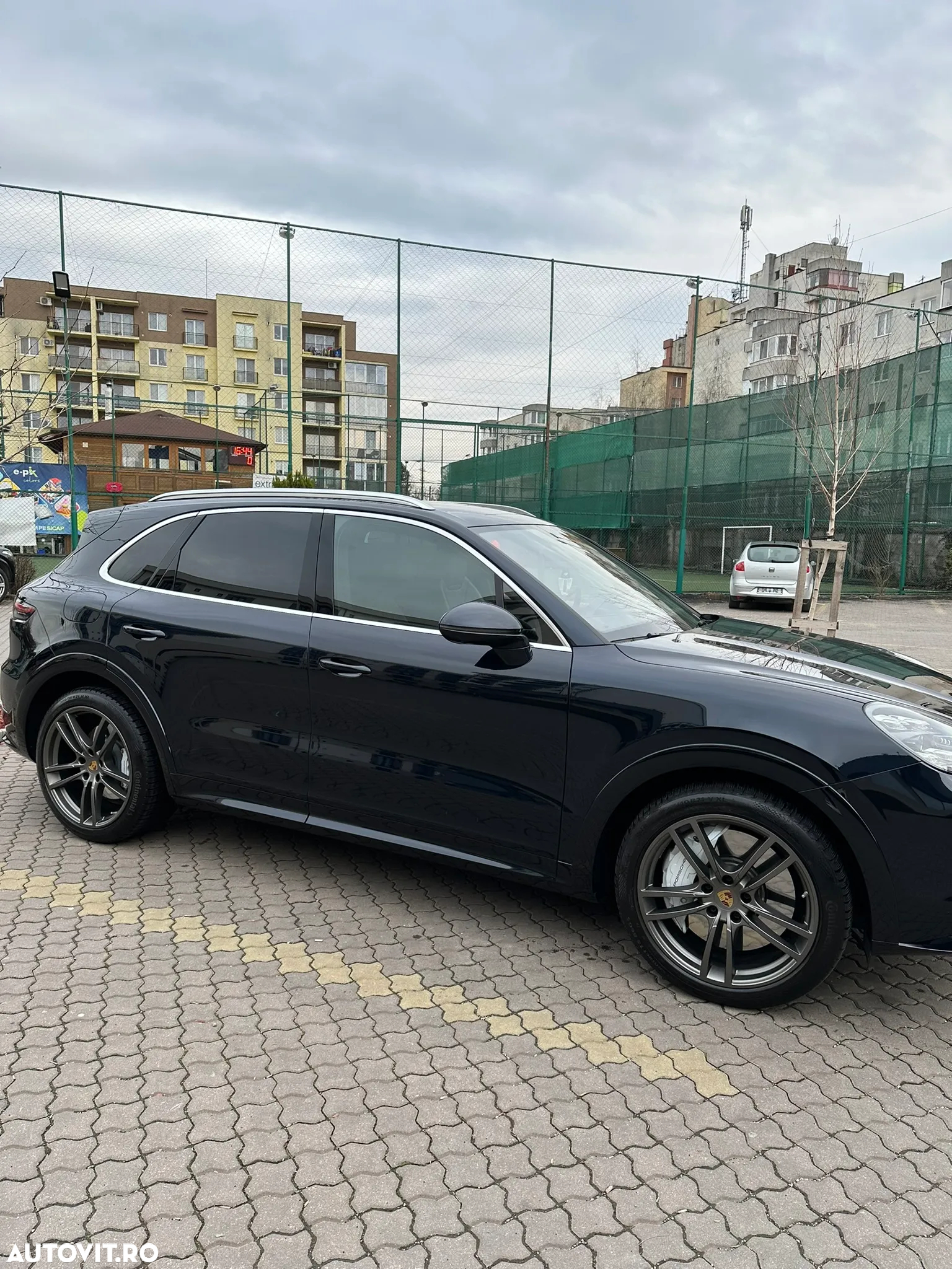Porsche Cayenne Turbo - 2