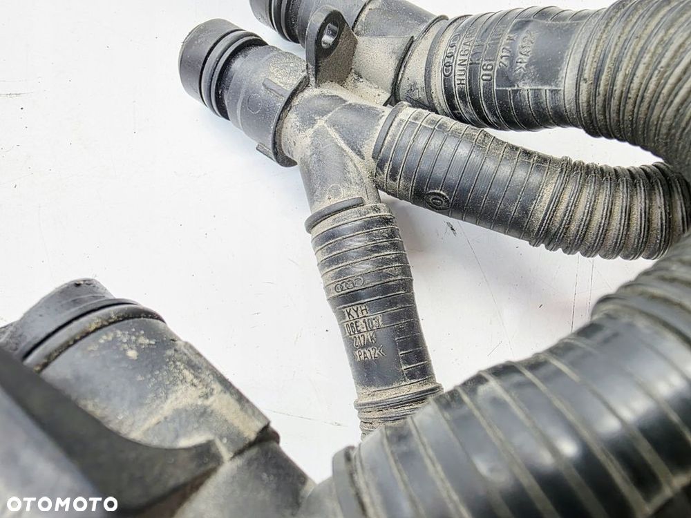 RURA PRZEWÓD WĄŻ ODMY AUDI A4 B7 A6 C6 3.2 FSI 06E103217K - 5