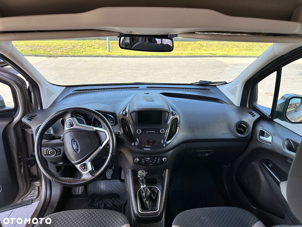 Ford Tourneo Courier 1.0 EcoBoost Titanium - 11