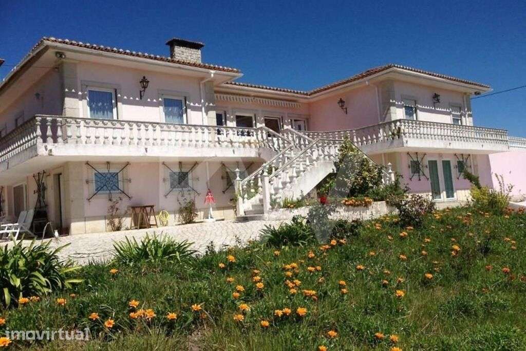 FANTÁSTICA MORADIA T4 COM JARDIM, PISCINA E POMAR - Grande imagem: 2/29