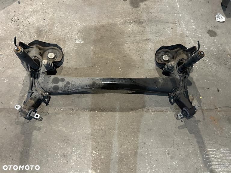 Belka zawieszenia oś tylna Peugeot 308 II T9 HB - 1