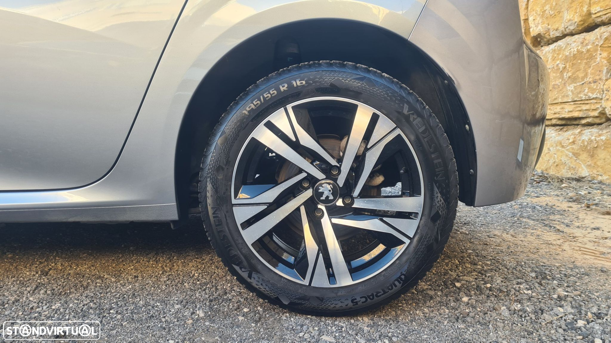 Peugeot 208 1.5 BlueHDi Active - 52