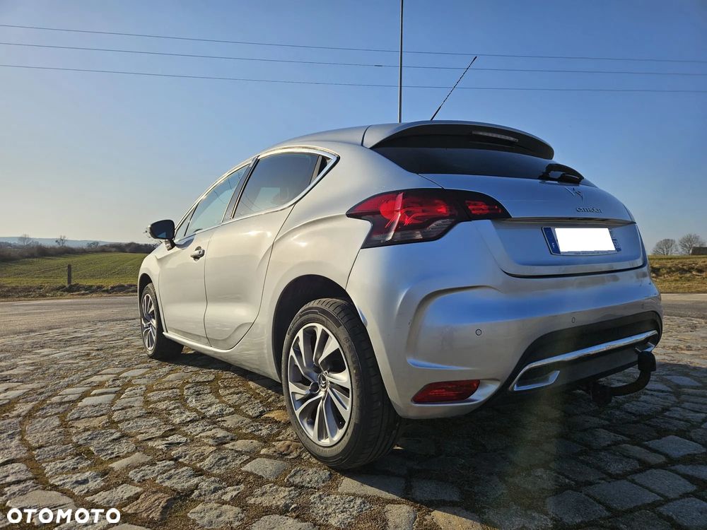 Citroën DS4 e-HDi 110 SoChic - 10