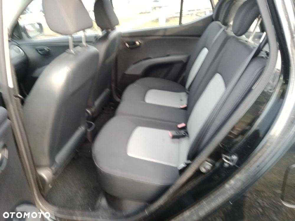 Hyundai i10 1.1 Comfort - 12